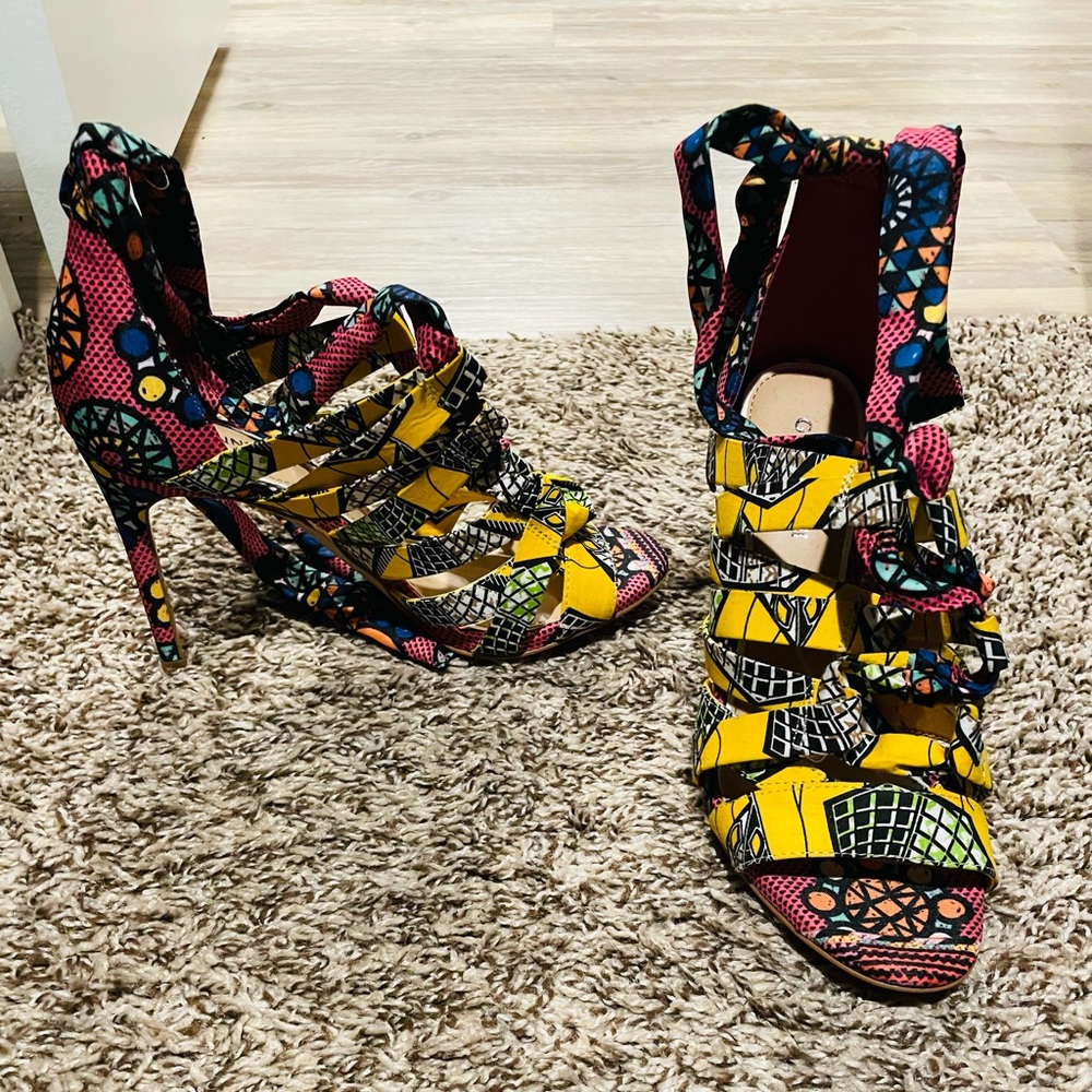 Cute colorful tie around the ankle sandal
